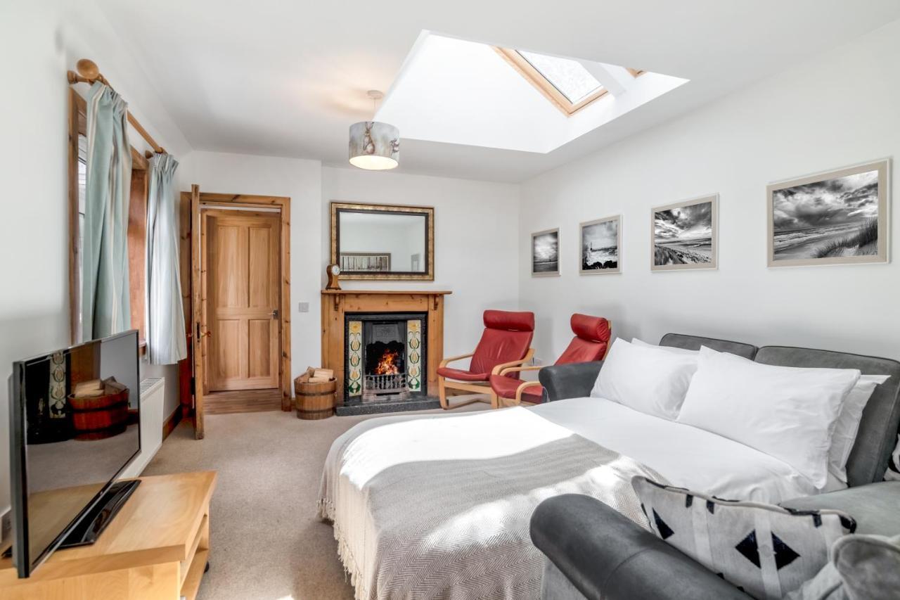 Dormie Cottage, Lovely Bright And Spacious Bungalow With Wood Fire 巴拉特 外观 照片